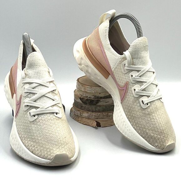 Nike Wmns React Infinity Run Flyknit  - Running Shoe - Picture 1 of 11